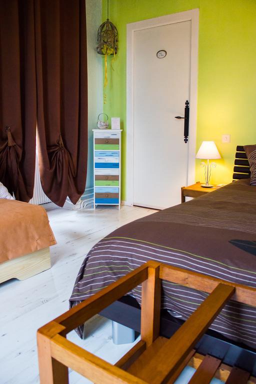 Aux Ronzieres Bed & Breakfast Pouilly-sous-Charlieu Exterior foto