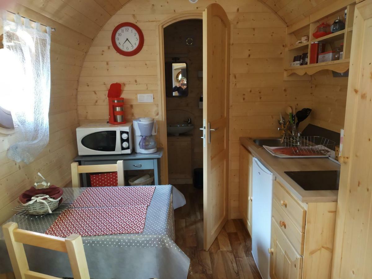Aux Ronzieres Bed & Breakfast Pouilly-sous-Charlieu Exterior foto
